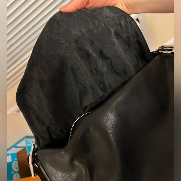 COACH - East West Legacy Handbag F066-1417 - Black Leather (EUC) - Picture 9 of 16